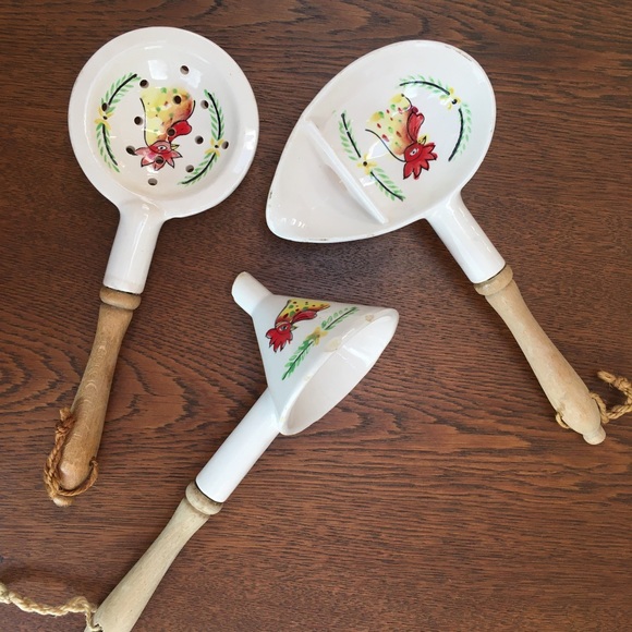 Vintage ceramic strainer/separator set of three “Chicken theme” tools. - Picture 1 of 5